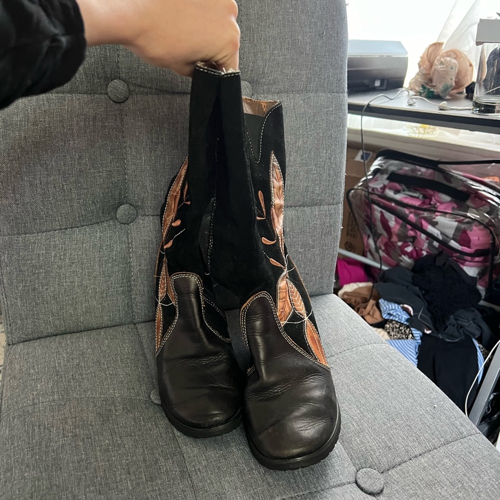 Embroidered Black and Brown Western Boots - Picture 3 of 8